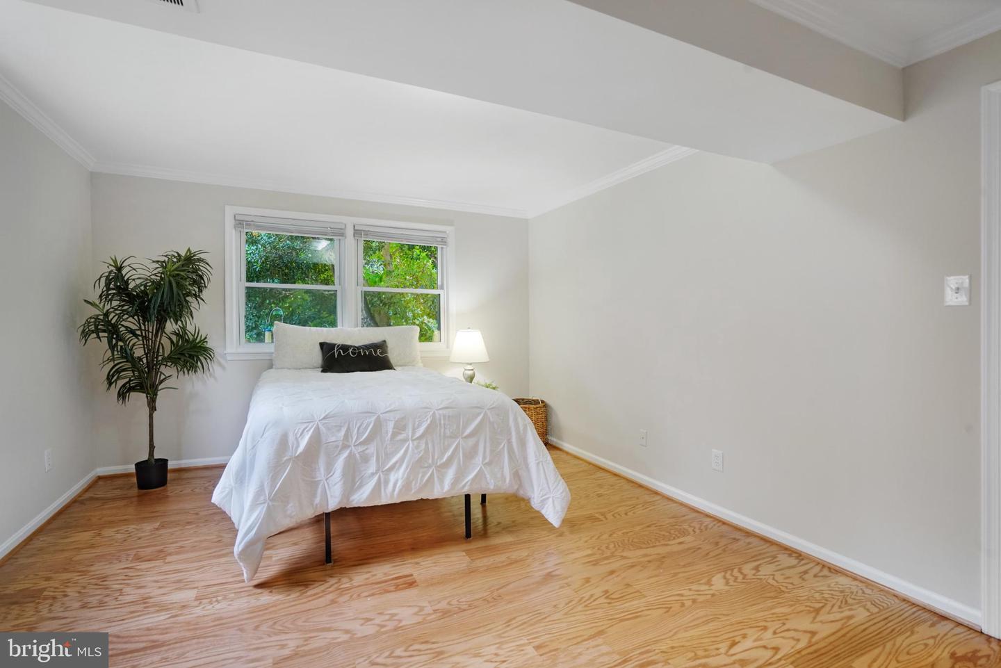 4217 N VALIANT CT, ANNANDALE, Virginia 22003, 4 Bedrooms Bedrooms, 14 Rooms Rooms,3 BathroomsBathrooms,Residential,For sale,4217 N VALIANT CT,VAFX2273644 MLS # VAFX2273644