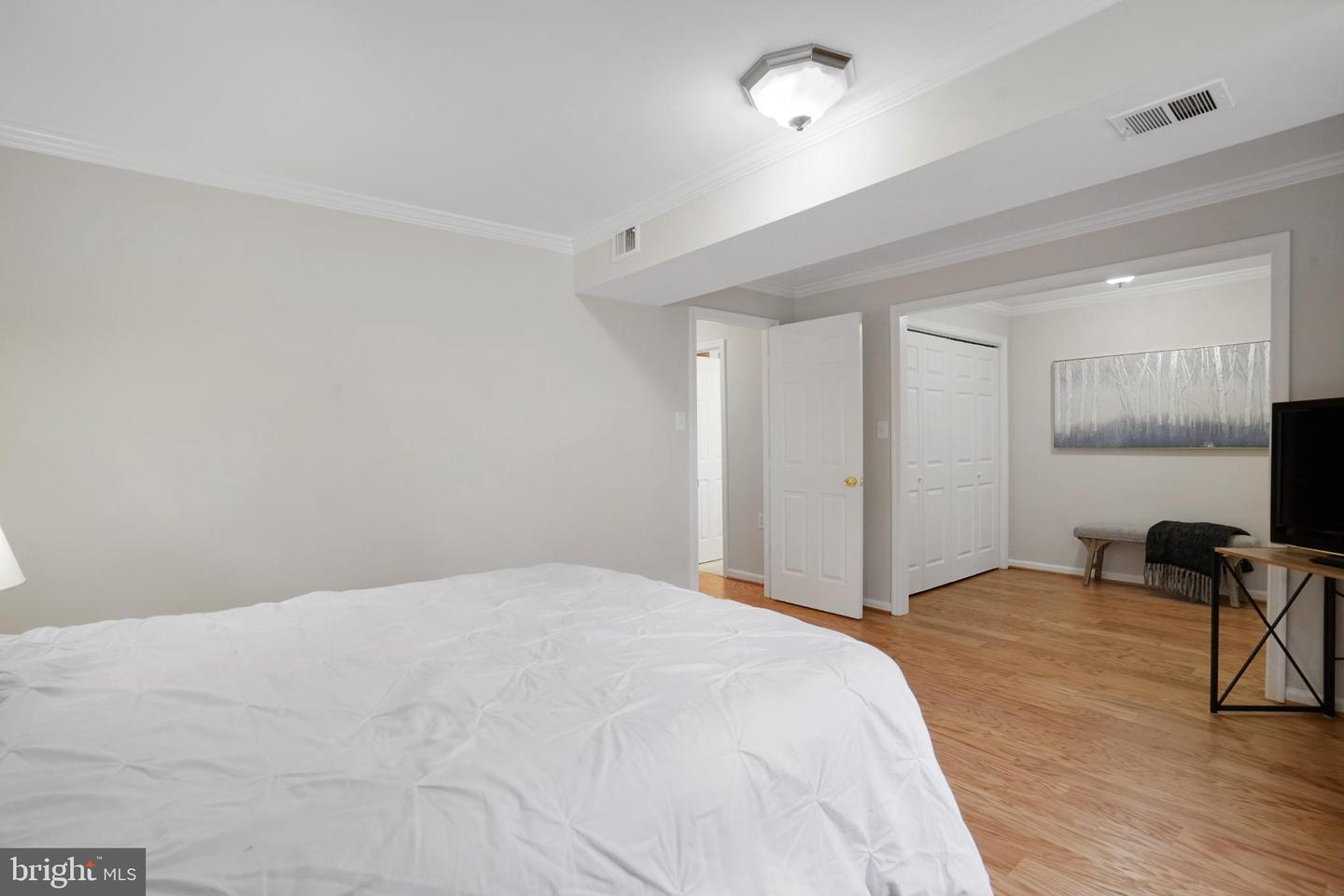 4217 N VALIANT CT, ANNANDALE, Virginia 22003, 4 Bedrooms Bedrooms, 14 Rooms Rooms,3 BathroomsBathrooms,Residential,For sale,4217 N VALIANT CT,VAFX2273644 MLS # VAFX2273644