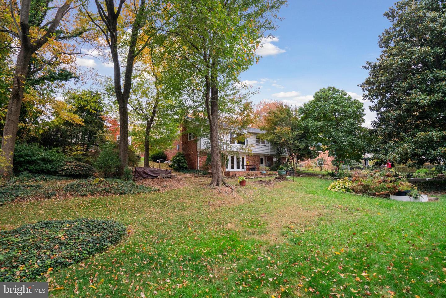 4217 N VALIANT CT, ANNANDALE, Virginia 22003, 4 Bedrooms Bedrooms, 14 Rooms Rooms,3 BathroomsBathrooms,Residential,For sale,4217 N VALIANT CT,VAFX2273644 MLS # VAFX2273644