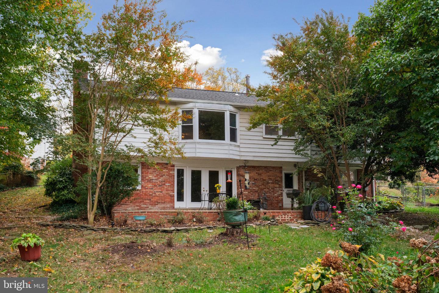 4217 N VALIANT CT, ANNANDALE, Virginia 22003, 4 Bedrooms Bedrooms, 14 Rooms Rooms,3 BathroomsBathrooms,Residential,For sale,4217 N VALIANT CT,VAFX2273644 MLS # VAFX2273644