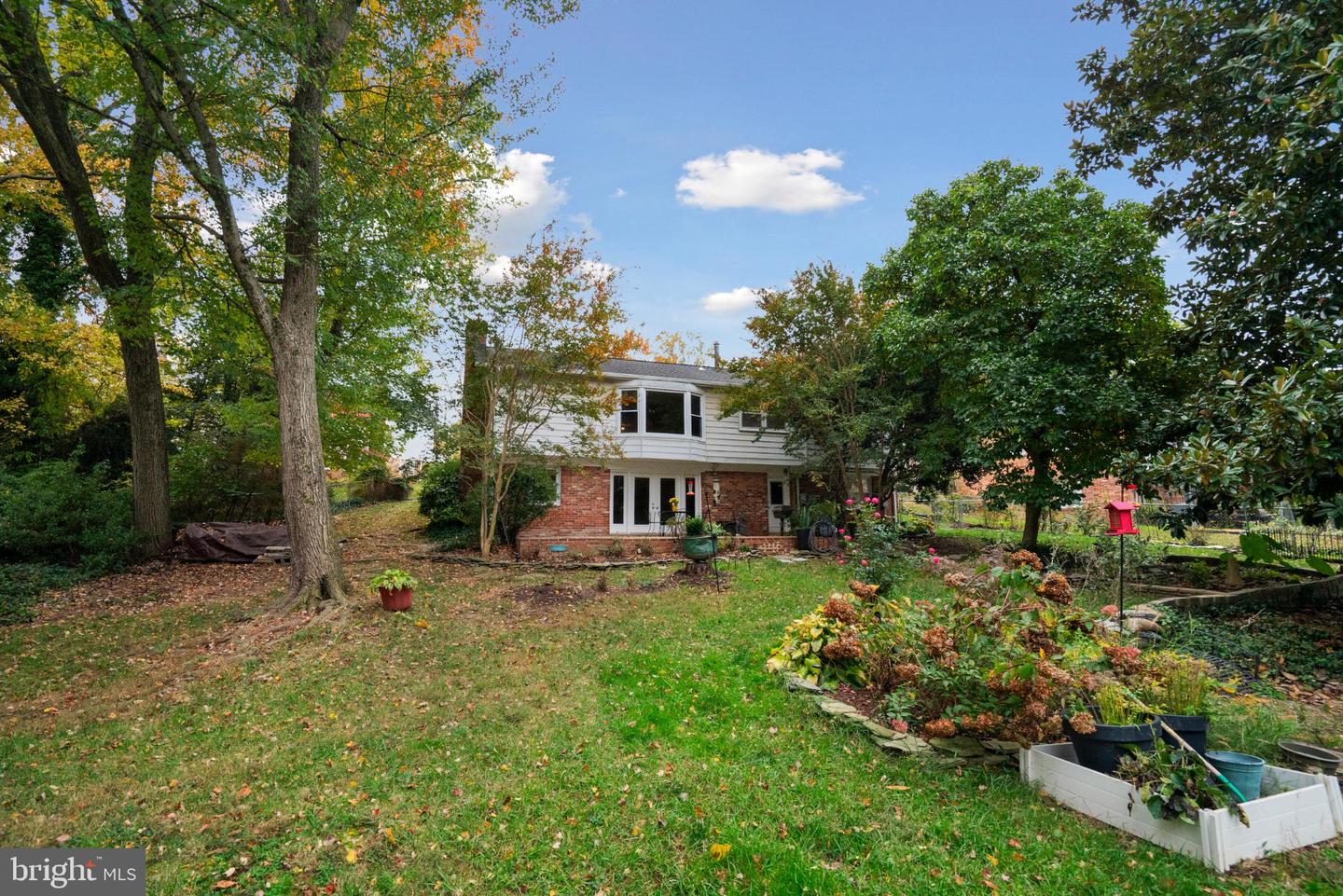 4217 N VALIANT CT, ANNANDALE, Virginia 22003, 4 Bedrooms Bedrooms, 14 Rooms Rooms,3 BathroomsBathrooms,Residential,For sale,4217 N VALIANT CT,VAFX2273644 MLS # VAFX2273644