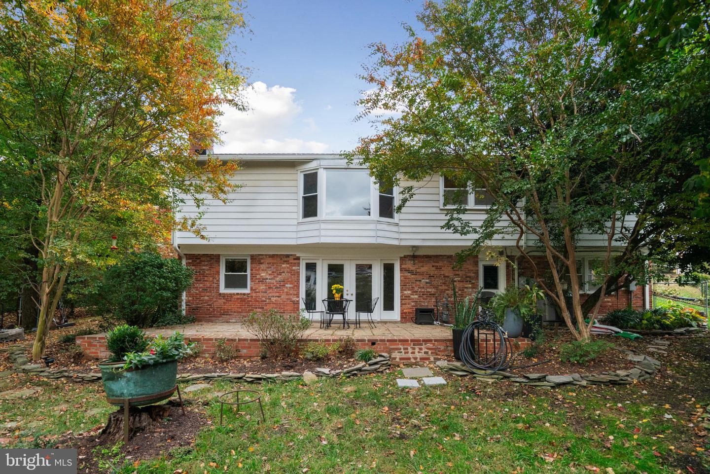 4217 N VALIANT CT, ANNANDALE, Virginia 22003, 4 Bedrooms Bedrooms, 14 Rooms Rooms,3 BathroomsBathrooms,Residential,For sale,4217 N VALIANT CT,VAFX2273644 MLS # VAFX2273644