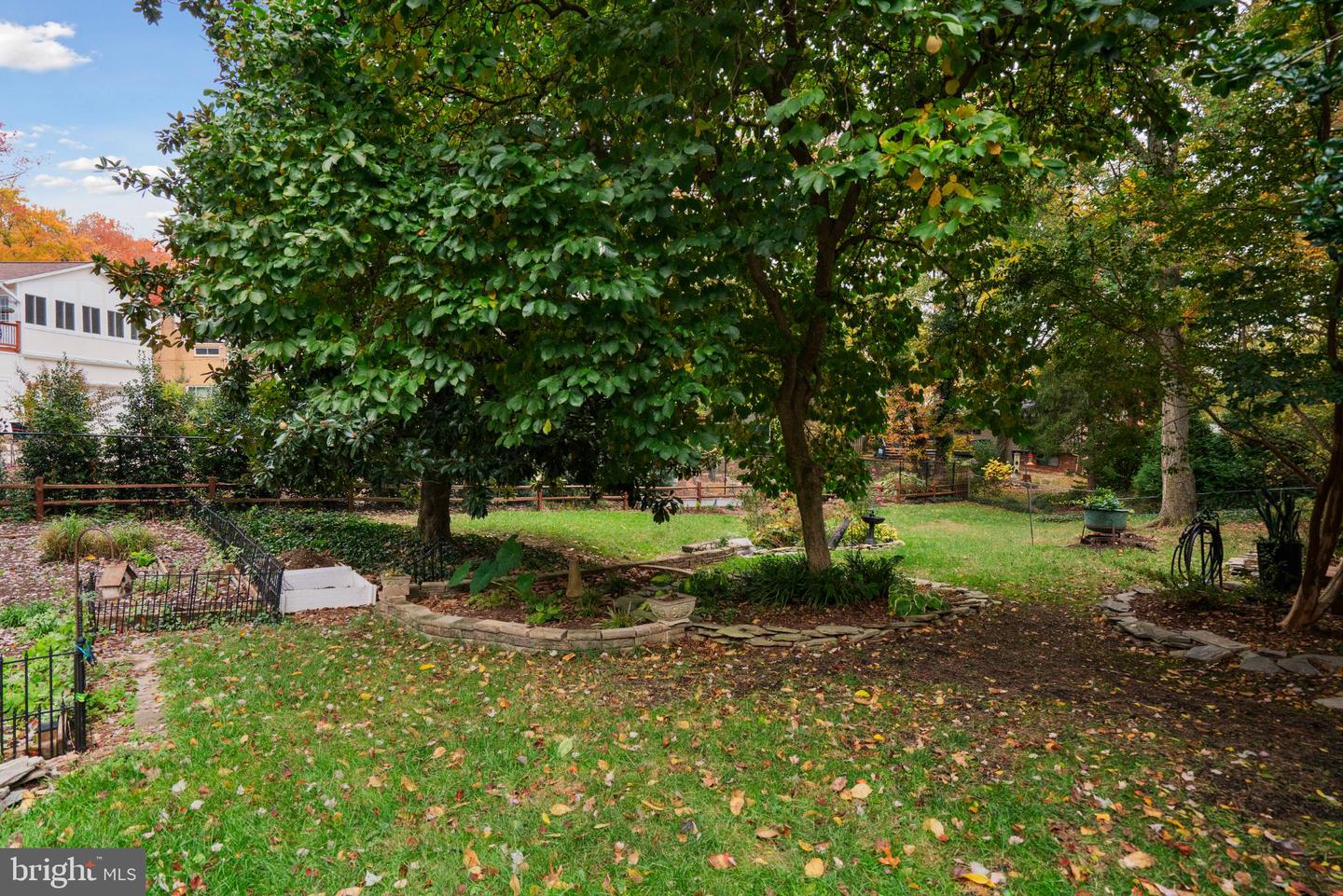 4217 N VALIANT CT, ANNANDALE, Virginia 22003, 4 Bedrooms Bedrooms, 14 Rooms Rooms,3 BathroomsBathrooms,Residential,For sale,4217 N VALIANT CT,VAFX2273644 MLS # VAFX2273644