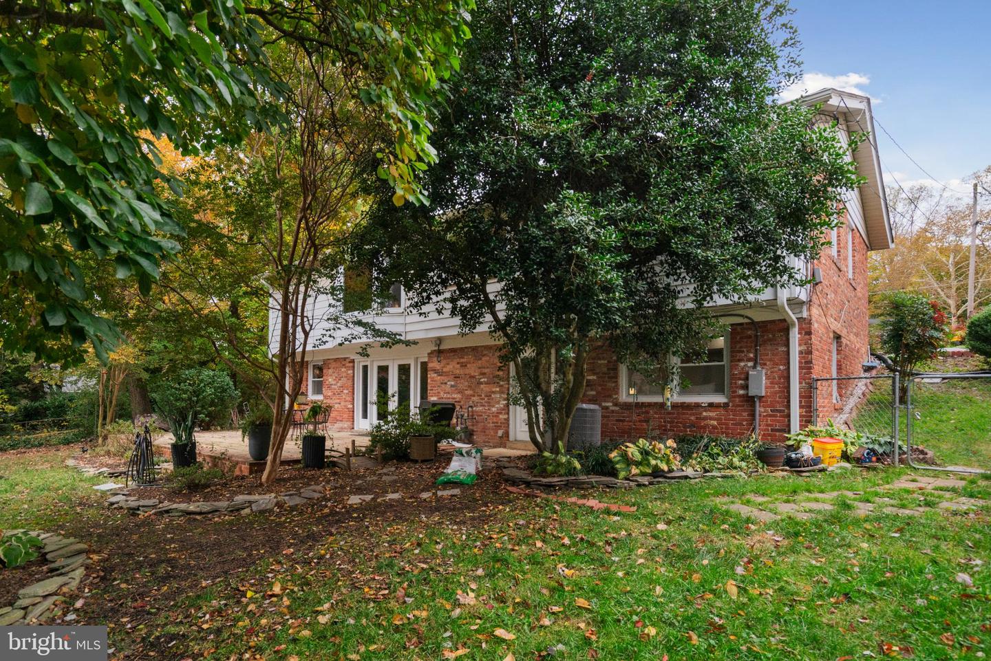 4217 N VALIANT CT, ANNANDALE, Virginia 22003, 4 Bedrooms Bedrooms, 14 Rooms Rooms,3 BathroomsBathrooms,Residential,For sale,4217 N VALIANT CT,VAFX2273644 MLS # VAFX2273644