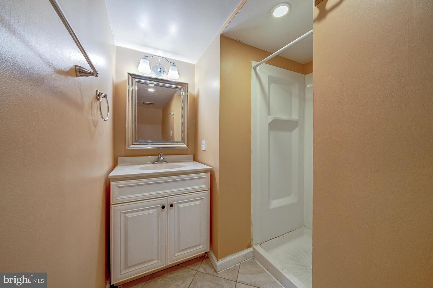 8322 HIGHCLIFFE CT, ANNANDALE, Virginia 22003, 3 Bedrooms Bedrooms, ,3 BathroomsBathrooms,Residential,For sale,8322 HIGHCLIFFE CT,VAFX2273946 MLS # VAFX2273946