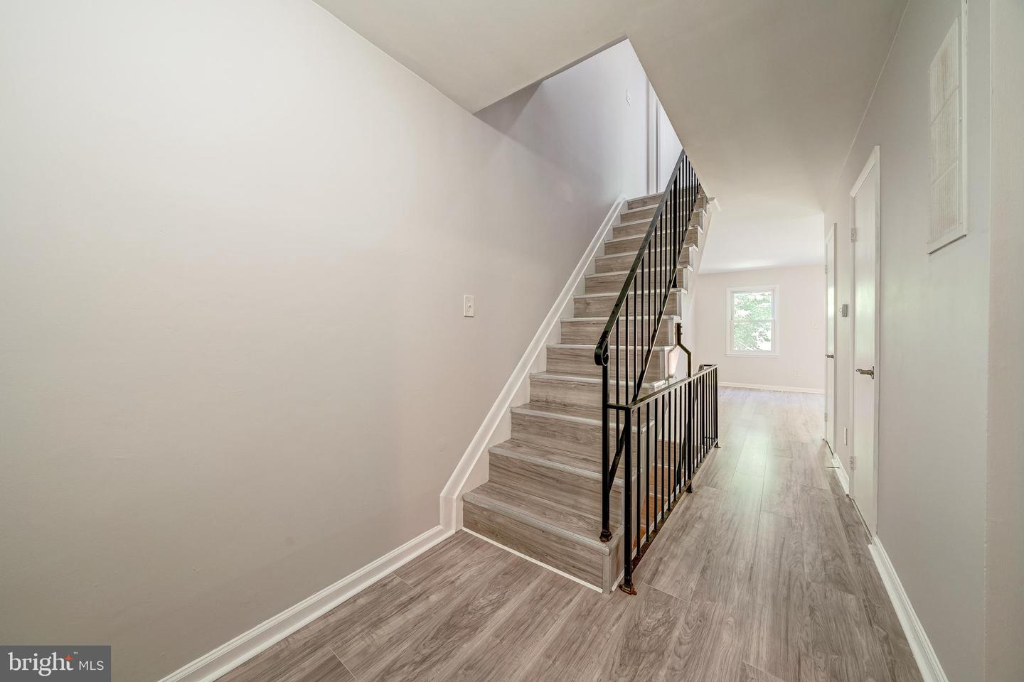 8322 HIGHCLIFFE CT, ANNANDALE, Virginia 22003, 3 Bedrooms Bedrooms, ,3 BathroomsBathrooms,Residential,For sale,8322 HIGHCLIFFE CT,VAFX2273946 MLS # VAFX2273946