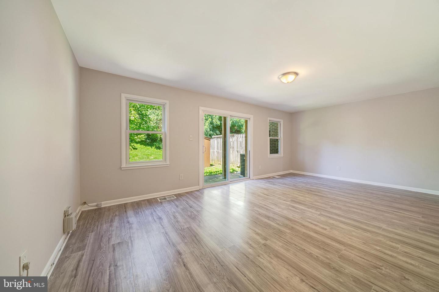 8322 HIGHCLIFFE CT, ANNANDALE, Virginia 22003, 3 Bedrooms Bedrooms, ,3 BathroomsBathrooms,Residential,For sale,8322 HIGHCLIFFE CT,VAFX2273946 MLS # VAFX2273946