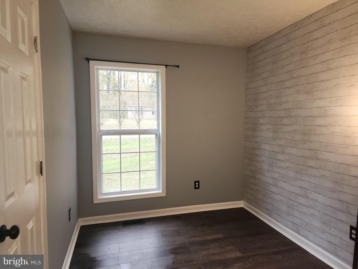 9620 MOHAWK DR, KING GEORGE, Virginia 22485, 3 Bedrooms Bedrooms, 5 Rooms Rooms,1 BathroomBathrooms,Residential,For sale,9620 MOHAWK DR,VAKG2007140 MLS # VAKG2007140