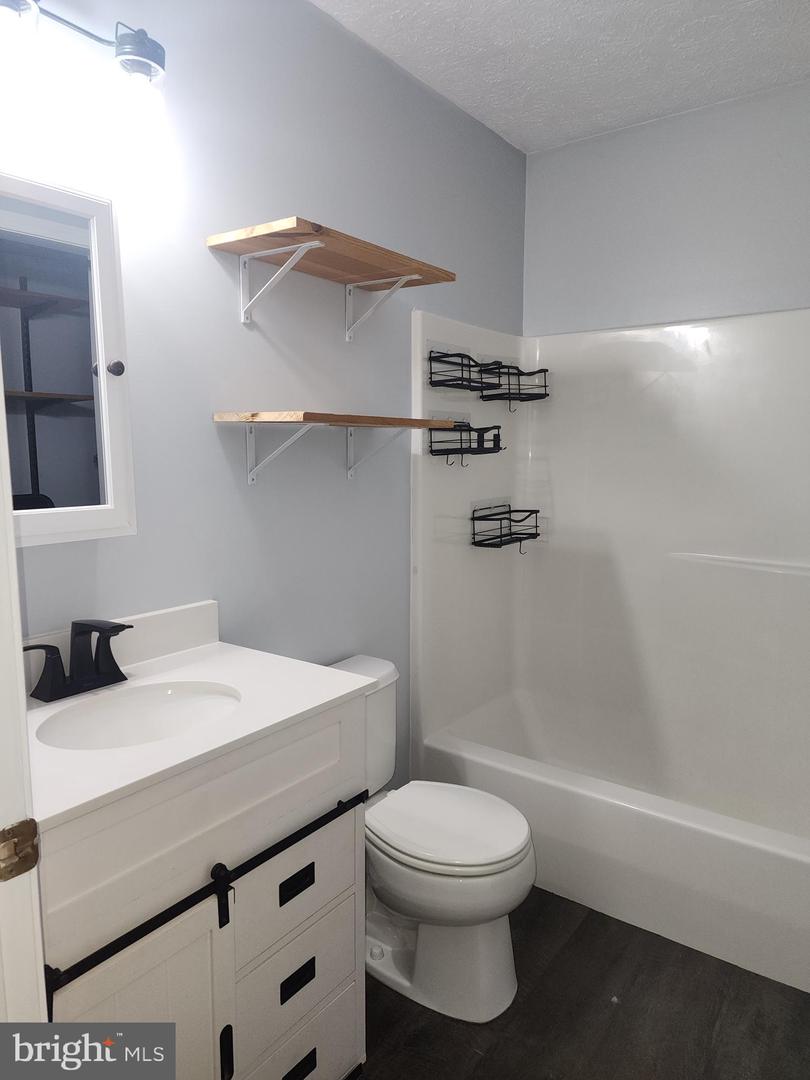 9620 MOHAWK DR, KING GEORGE, Virginia 22485, 3 Bedrooms Bedrooms, 5 Rooms Rooms,1 BathroomBathrooms,Residential,For sale,9620 MOHAWK DR,VAKG2007140 MLS # VAKG2007140