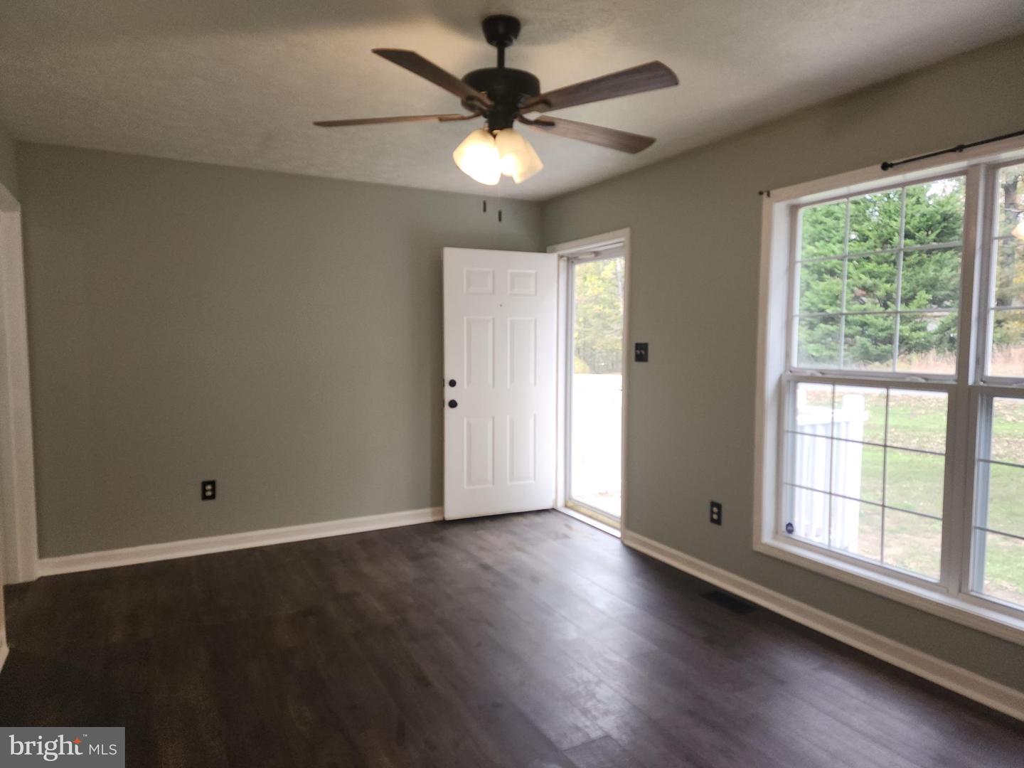 9620 MOHAWK DR, KING GEORGE, Virginia 22485, 3 Bedrooms Bedrooms, 5 Rooms Rooms,1 BathroomBathrooms,Residential,For sale,9620 MOHAWK DR,VAKG2007140 MLS # VAKG2007140