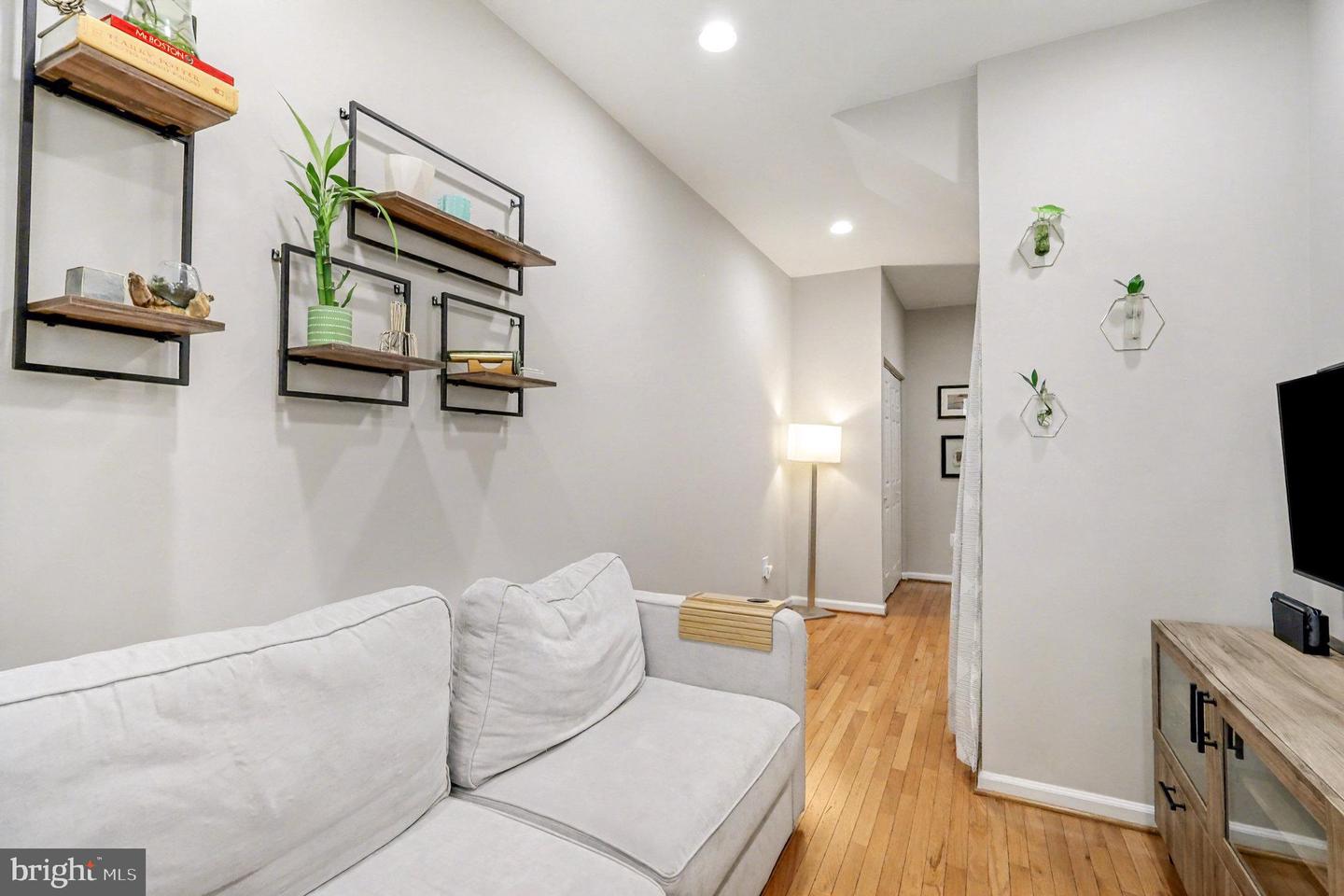 304 P ST NW, WASHINGTON, District Of Columbia 20001, 2 Bedrooms Bedrooms, ,1 BathroomBathrooms,Residential,For sale,304 P ST NW,DCDC2226816 MLS # DCDC2226816