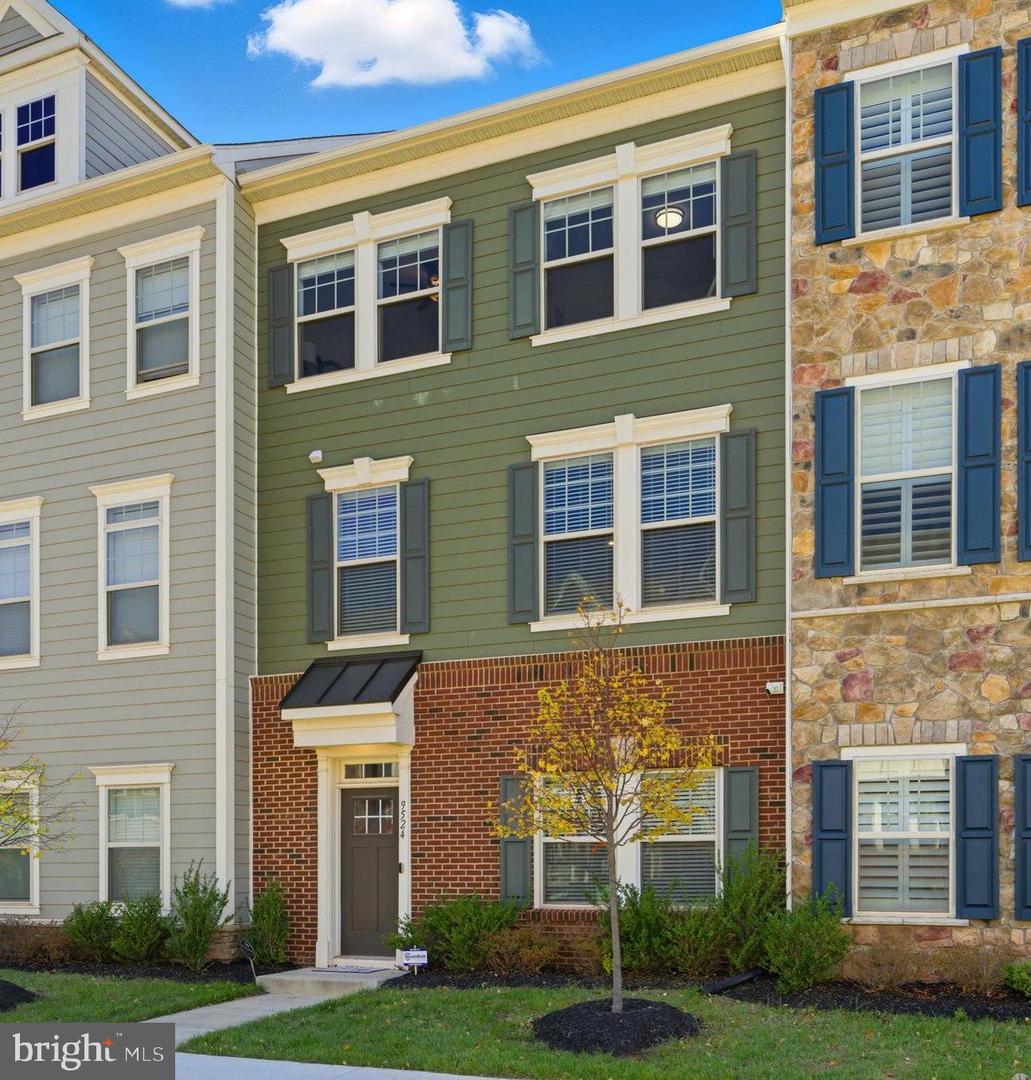 9524 BARNES LOOP, MANASSAS, Virginia 20110, 4 Bedrooms Bedrooms, ,3 BathroomsBathrooms,Residential,For sale,9524 BARNES LOOP,VAMN2009498 MLS # VAMN2009498