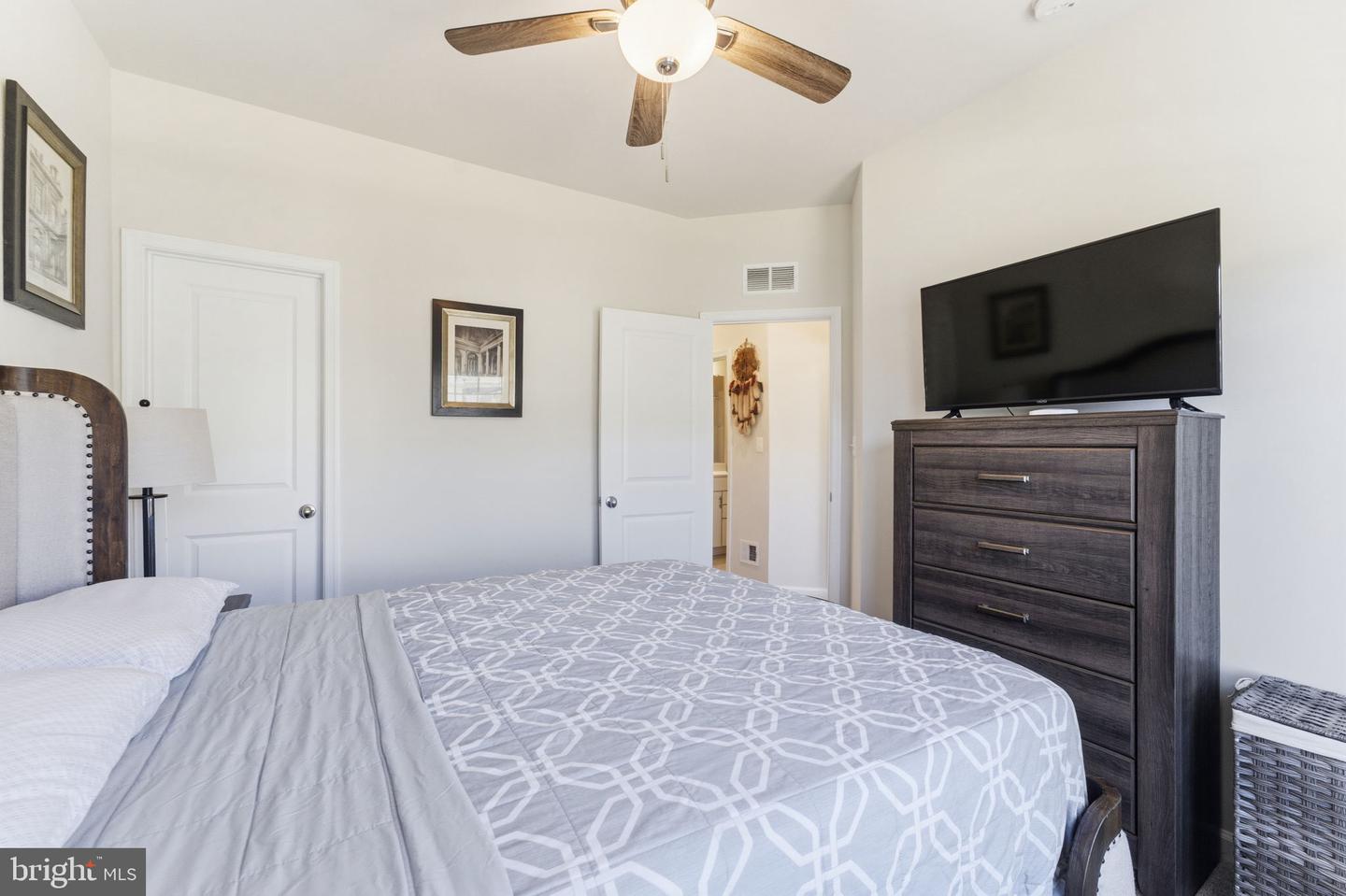 9524 BARNES LOOP, MANASSAS, Virginia 20110, 4 Bedrooms Bedrooms, ,3 BathroomsBathrooms,Residential,For sale,9524 BARNES LOOP,VAMN2009498 MLS # VAMN2009498