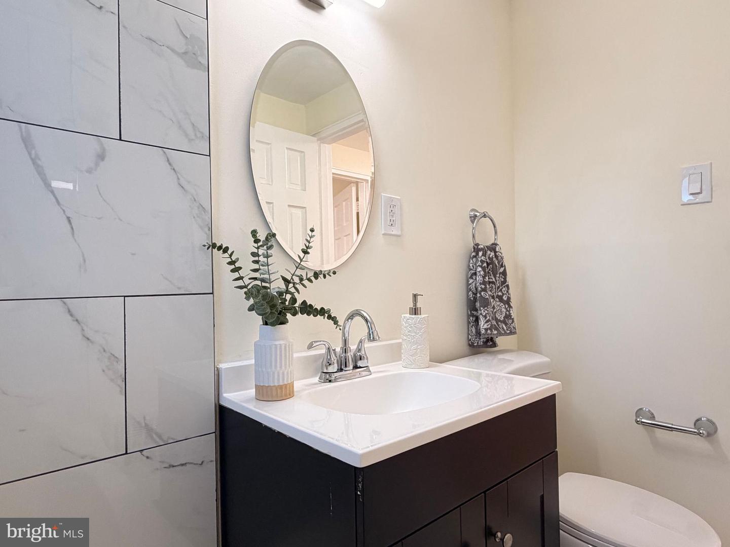 2807 16TH RD S #A, ARLINGTON, Virginia 22204, 3 Bedrooms Bedrooms, ,1 BathroomBathrooms,Residential,For sale,2807 16TH RD S #A,VAAR2064958 MLS # VAAR2064958