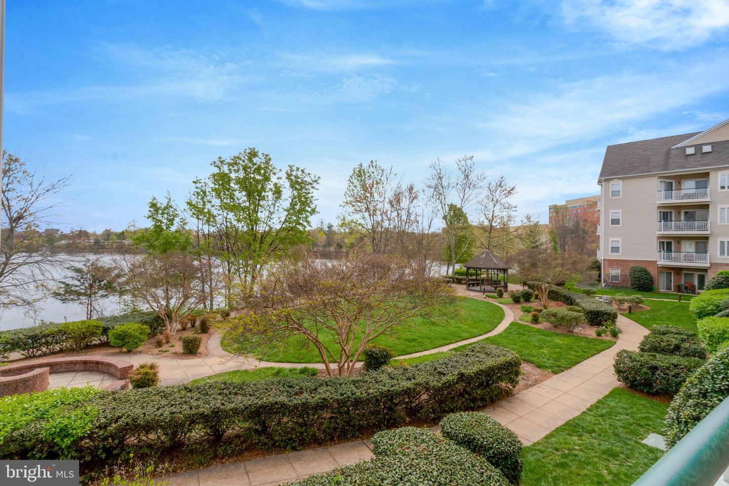 6547 GRANGE LN #104, ALEXANDRIA, Virginia 22315, 2 Bedrooms Bedrooms, ,2 BathroomsBathrooms,Residential,For sale,6547 GRANGE LN #104,VAFX2274634 MLS # VAFX2274634