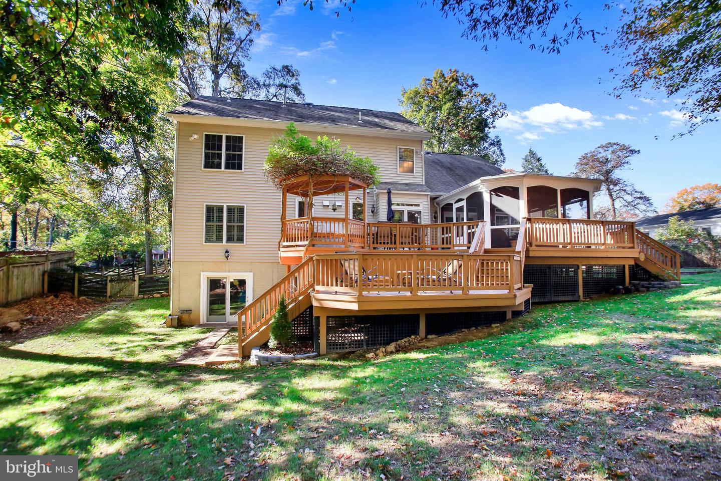 11620 LEEHIGH DR, FAIRFAX, Virginia 22030, 5 Bedrooms Bedrooms, ,4 BathroomsBathrooms,Residential,For sale,11620 LEEHIGH DR,VAFX2274970 MLS # VAFX2274970