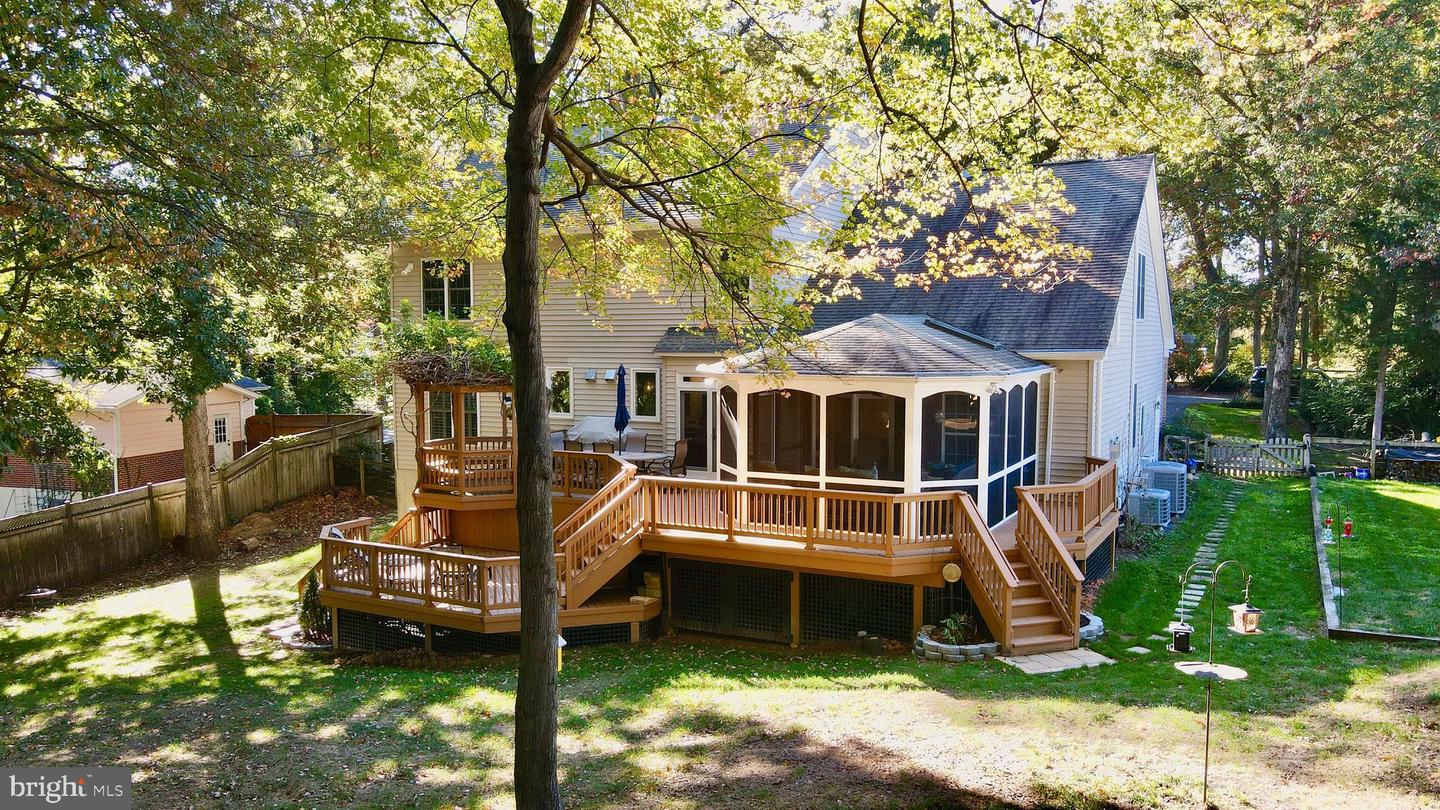 11620 LEEHIGH DR, FAIRFAX, Virginia 22030, 5 Bedrooms Bedrooms, ,4 BathroomsBathrooms,Residential,For sale,11620 LEEHIGH DR,VAFX2274970 MLS # VAFX2274970