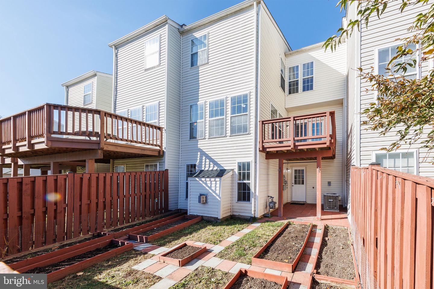 26134 LANDS END DR, CHANTILLY, Virginia 20152, 3 Bedrooms Bedrooms, ,2 BathroomsBathrooms,Residential,For sale,26134 LANDS END DR,VALO2109348 MLS # VALO2109348