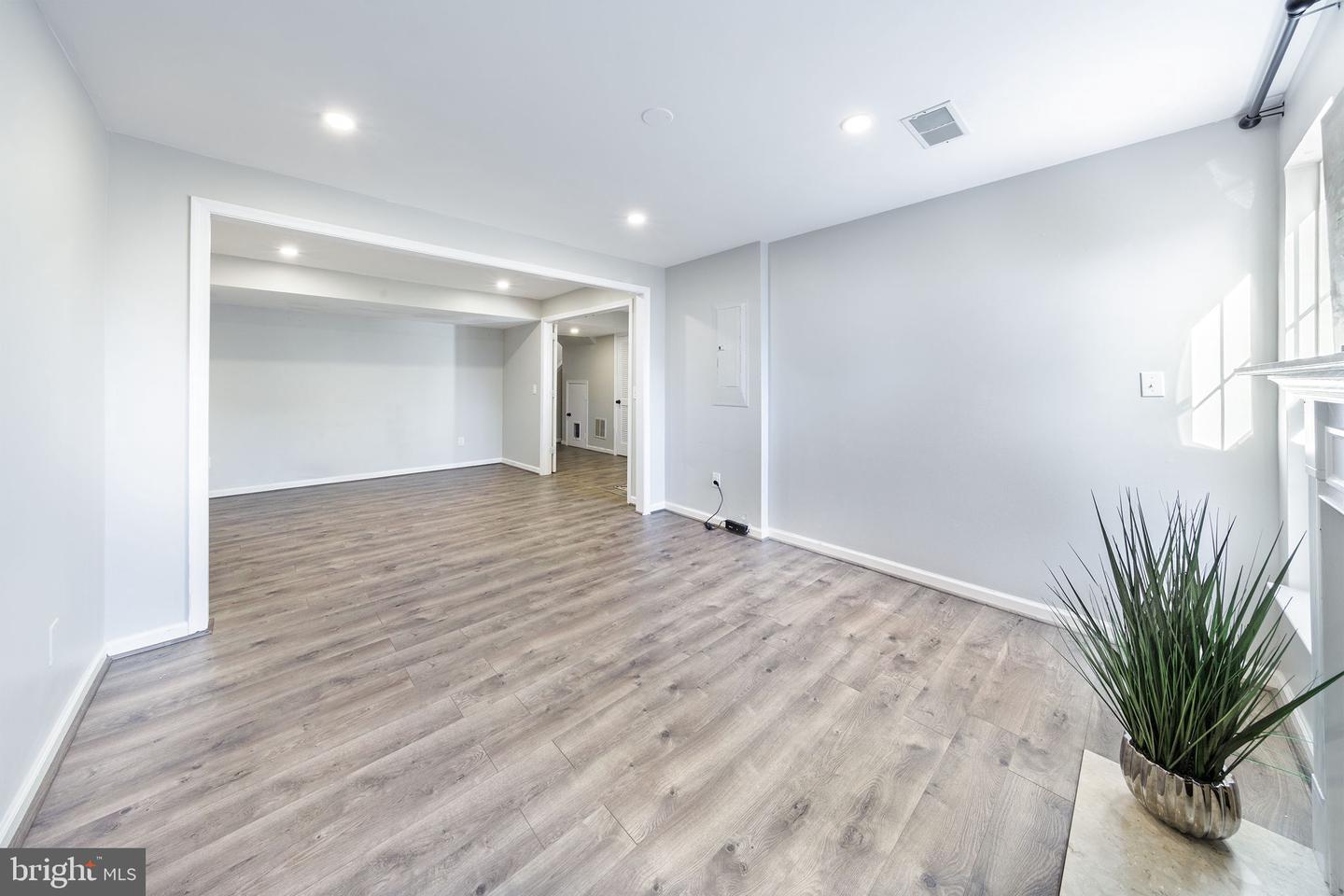 26134 LANDS END DR, CHANTILLY, Virginia 20152, 3 Bedrooms Bedrooms, ,2 BathroomsBathrooms,Residential,For sale,26134 LANDS END DR,VALO2109348 MLS # VALO2109348