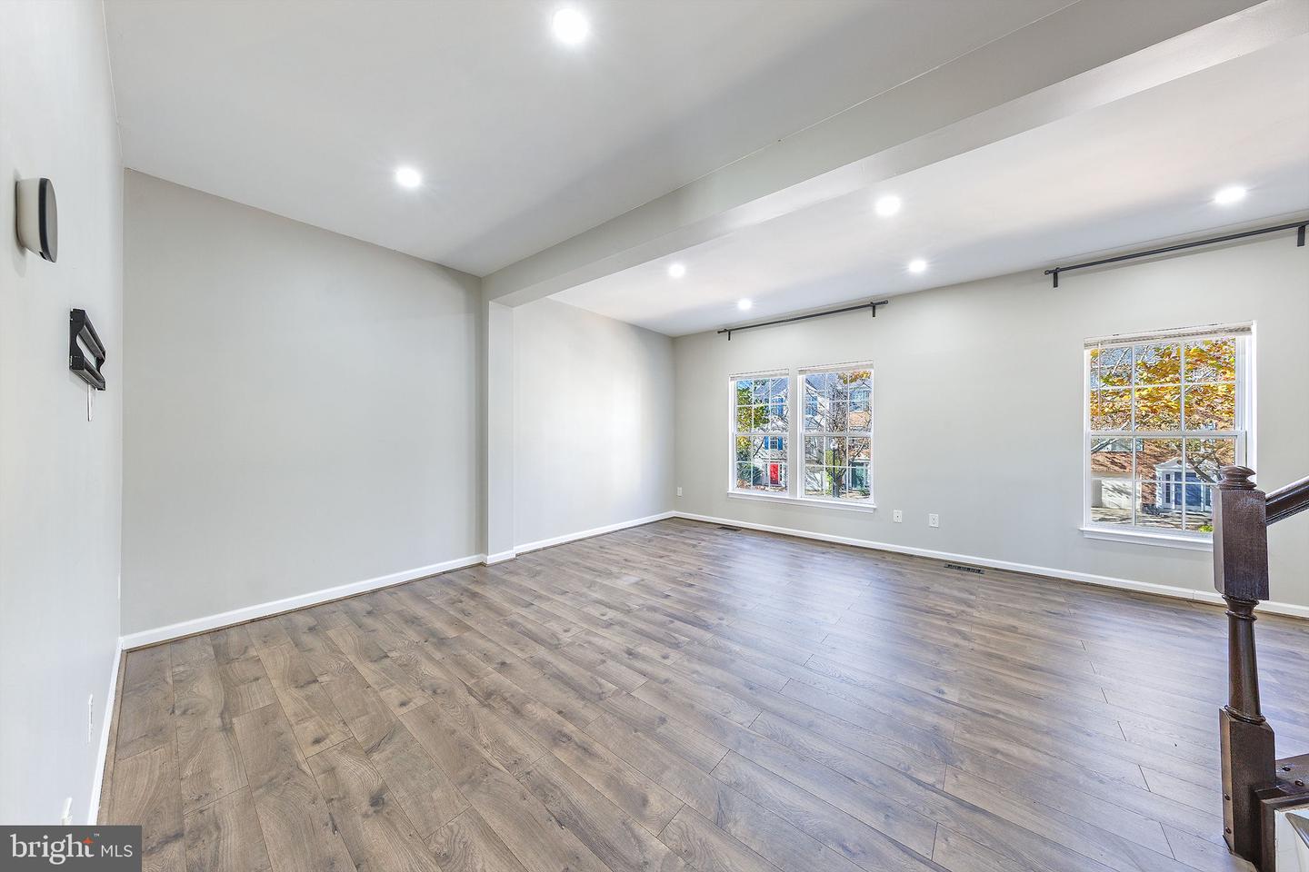 26134 LANDS END DR, CHANTILLY, Virginia 20152, 3 Bedrooms Bedrooms, ,2 BathroomsBathrooms,Residential,For sale,26134 LANDS END DR,VALO2109348 MLS # VALO2109348