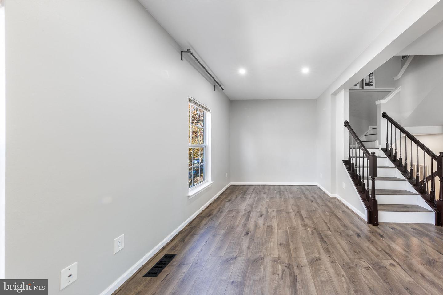 26134 LANDS END DR, CHANTILLY, Virginia 20152, 3 Bedrooms Bedrooms, ,2 BathroomsBathrooms,Residential,For sale,26134 LANDS END DR,VALO2109348 MLS # VALO2109348