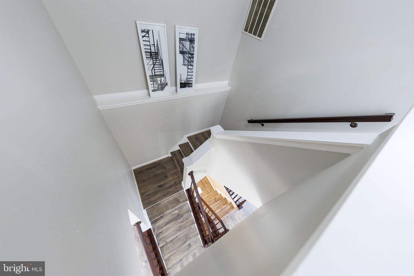 26134 LANDS END DR, CHANTILLY, Virginia 20152, 3 Bedrooms Bedrooms, ,2 BathroomsBathrooms,Residential,For sale,26134 LANDS END DR,VALO2109348 MLS # VALO2109348