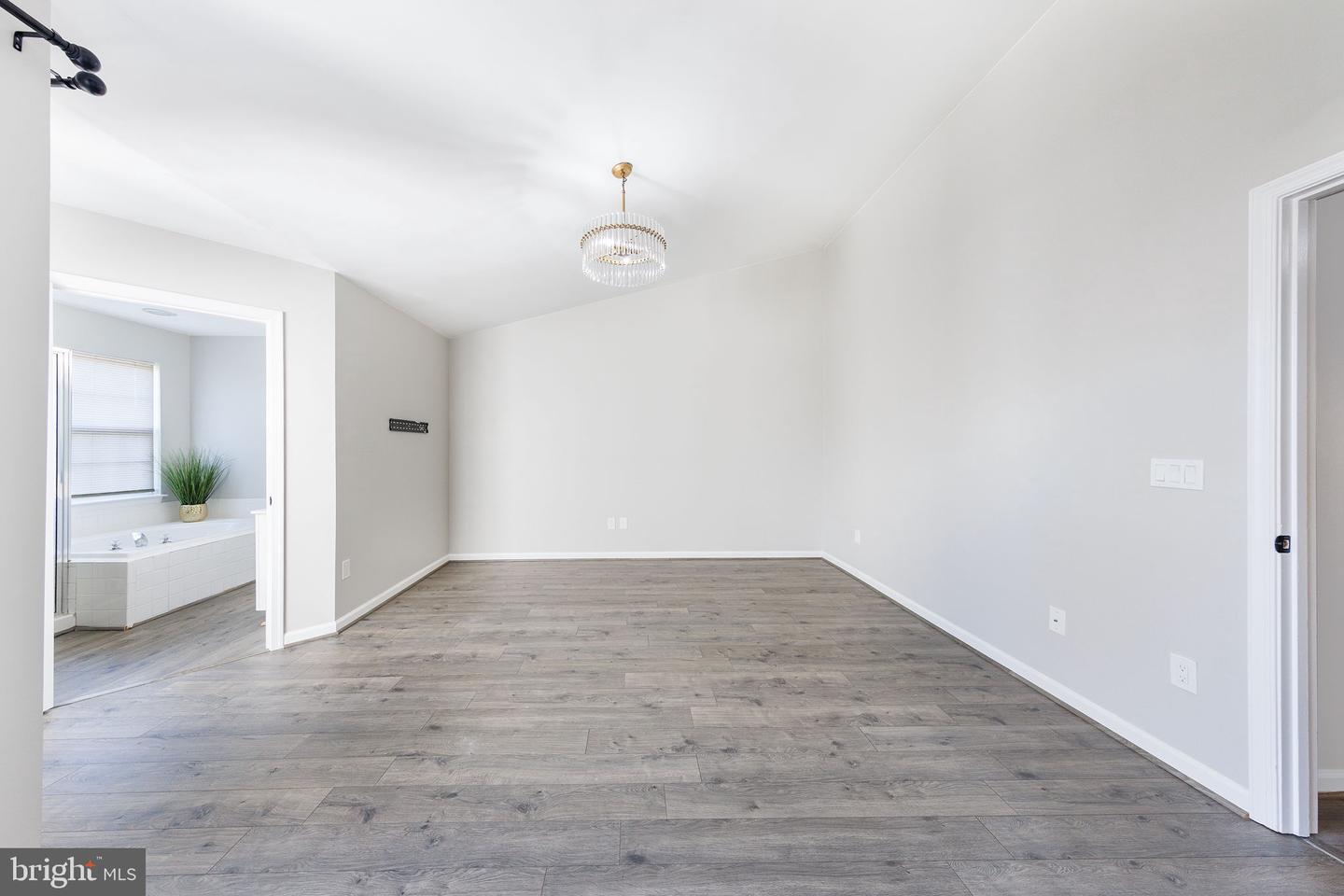 26134 LANDS END DR, CHANTILLY, Virginia 20152, 3 Bedrooms Bedrooms, ,2 BathroomsBathrooms,Residential,For sale,26134 LANDS END DR,VALO2109348 MLS # VALO2109348