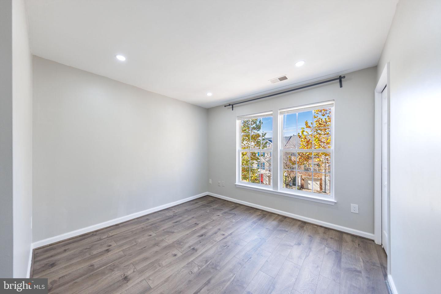 26134 LANDS END DR, CHANTILLY, Virginia 20152, 3 Bedrooms Bedrooms, ,2 BathroomsBathrooms,Residential,For sale,26134 LANDS END DR,VALO2109348 MLS # VALO2109348