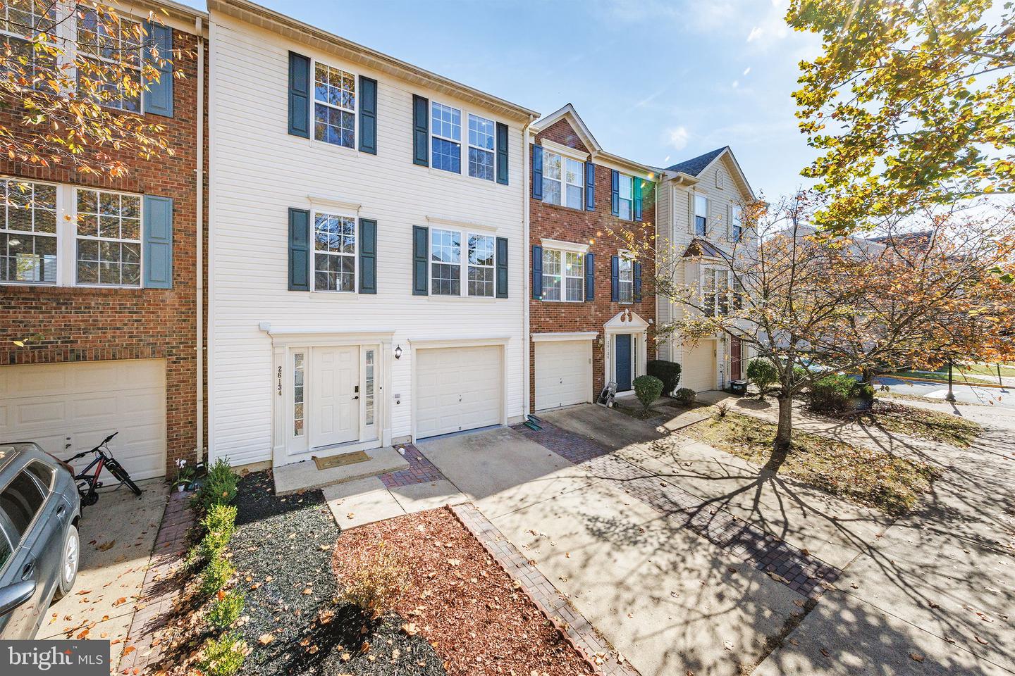 26134 LANDS END DR, CHANTILLY, Virginia 20152, 3 Bedrooms Bedrooms, ,2 BathroomsBathrooms,Residential,For sale,26134 LANDS END DR,VALO2109348 MLS # VALO2109348