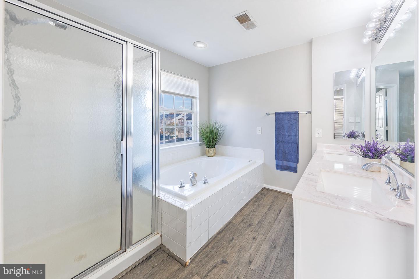 26134 LANDS END DR, CHANTILLY, Virginia 20152, 3 Bedrooms Bedrooms, ,2 BathroomsBathrooms,Residential,For sale,26134 LANDS END DR,VALO2109348 MLS # VALO2109348