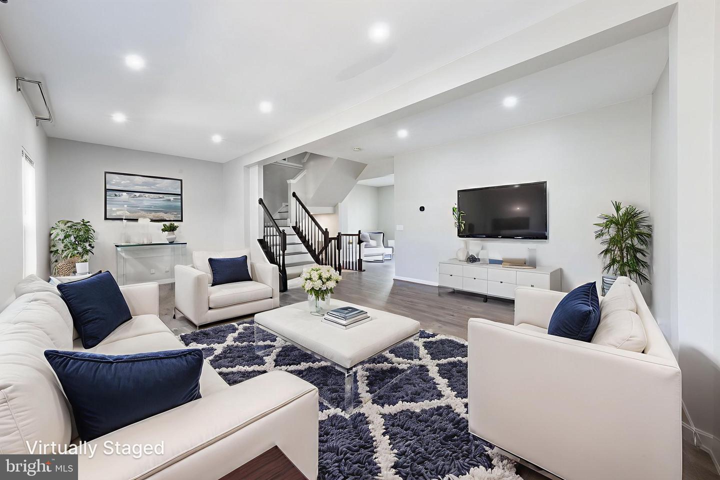 26134 LANDS END DR, CHANTILLY, Virginia 20152, 3 Bedrooms Bedrooms, ,2 BathroomsBathrooms,Residential,For sale,26134 LANDS END DR,VALO2109348 MLS # VALO2109348