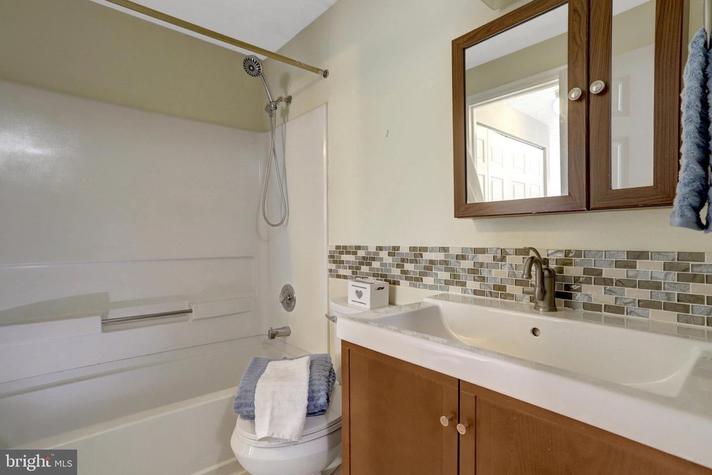 8542 BLUE ROCK LN, LORTON, Virginia 22079, 2 Bedrooms Bedrooms, ,2 BathroomsBathrooms,Residential,For sale,8542 BLUE ROCK LN,VAFX2275454 MLS # VAFX2275454