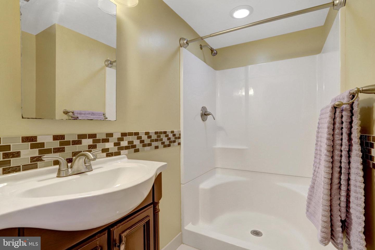 8542 BLUE ROCK LN, LORTON, Virginia 22079, 2 Bedrooms Bedrooms, ,2 BathroomsBathrooms,Residential,For sale,8542 BLUE ROCK LN,VAFX2275454 MLS # VAFX2275454