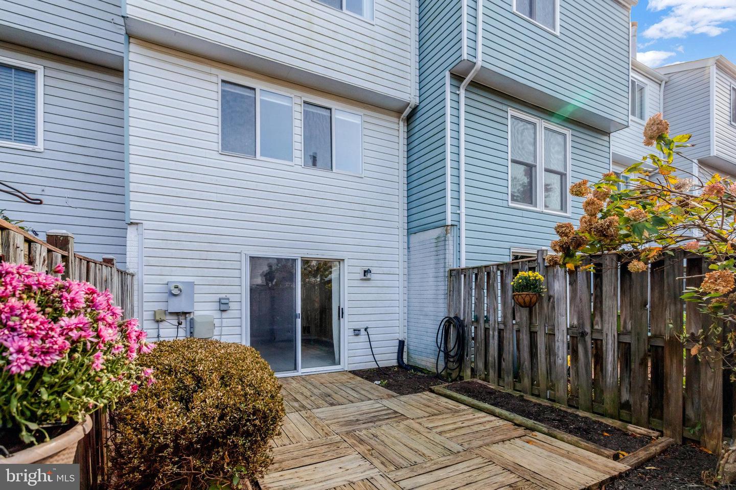 8542 BLUE ROCK LN, LORTON, Virginia 22079, 2 Bedrooms Bedrooms, ,2 BathroomsBathrooms,Residential,For sale,8542 BLUE ROCK LN,VAFX2275454 MLS # VAFX2275454