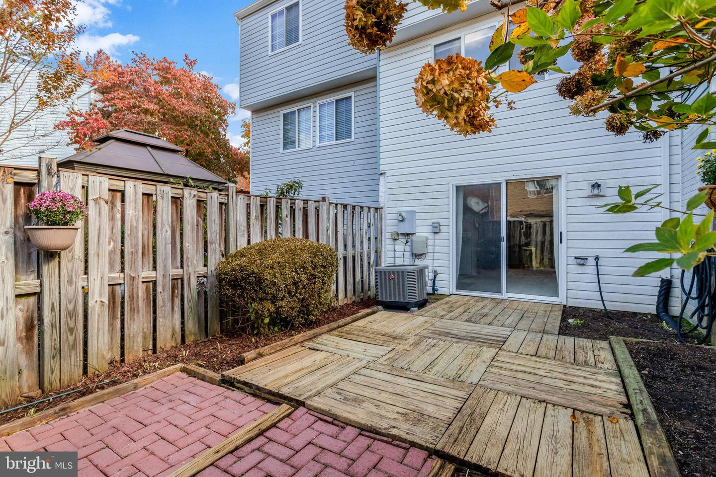 8542 BLUE ROCK LN, LORTON, Virginia 22079, 2 Bedrooms Bedrooms, ,2 BathroomsBathrooms,Residential,For sale,8542 BLUE ROCK LN,VAFX2275454 MLS # VAFX2275454