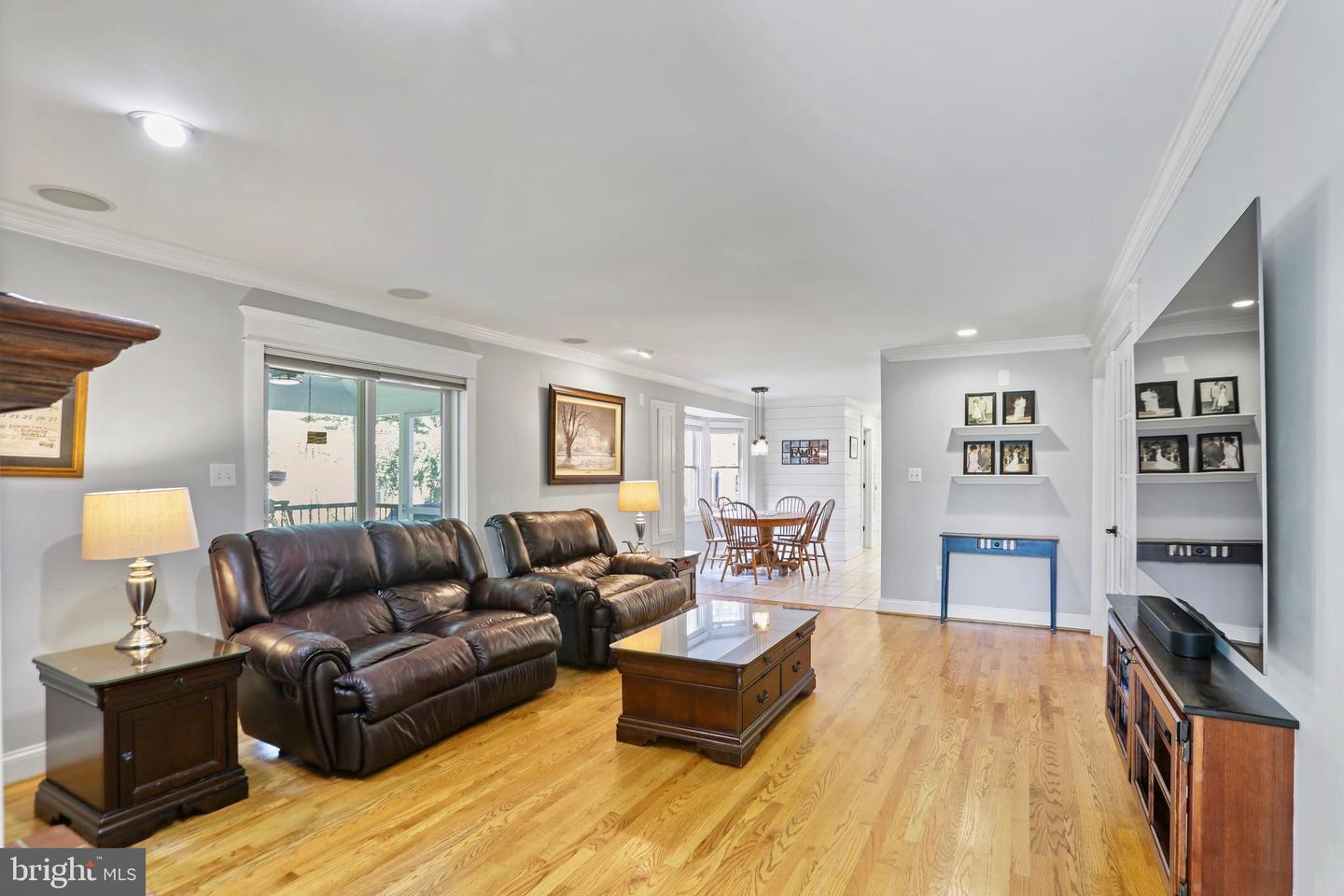 11102 FAIRFAX STATION RD, FAIRFAX STATION, Virginia 22039, 4 Bedrooms Bedrooms, ,3 BathroomsBathrooms,Residential,For sale,11102 FAIRFAX STATION RD,VAFX2275178 MLS # VAFX2275178