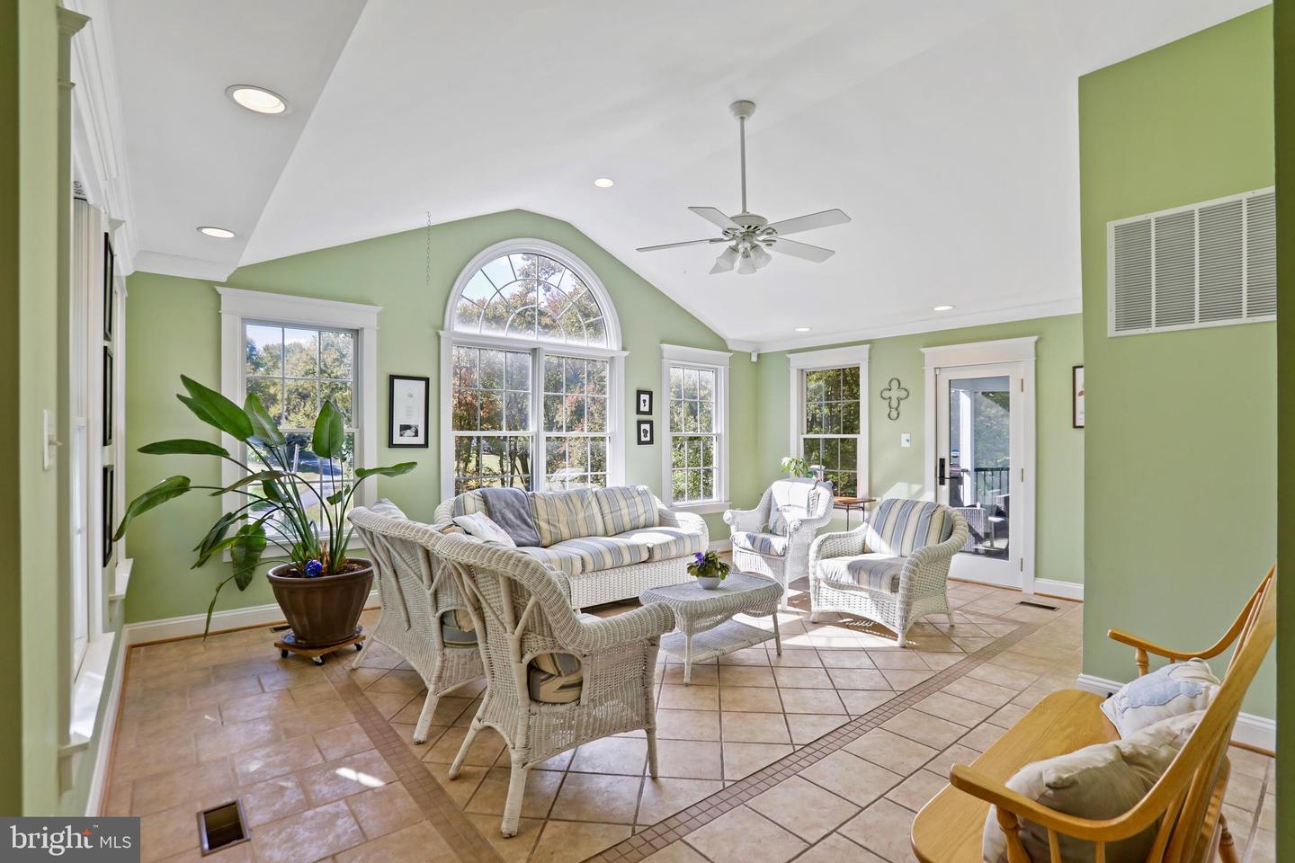 11102 FAIRFAX STATION RD, FAIRFAX STATION, Virginia 22039, 4 Bedrooms Bedrooms, ,3 BathroomsBathrooms,Residential,For sale,11102 FAIRFAX STATION RD,VAFX2275178 MLS # VAFX2275178