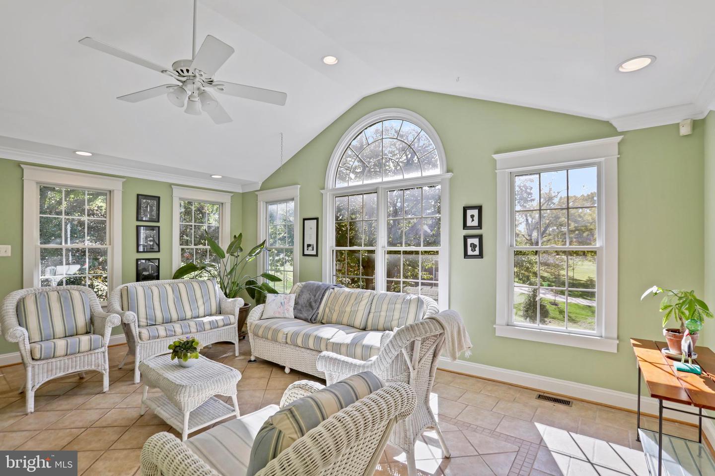 11102 FAIRFAX STATION RD, FAIRFAX STATION, Virginia 22039, 4 Bedrooms Bedrooms, ,3 BathroomsBathrooms,Residential,For sale,11102 FAIRFAX STATION RD,VAFX2275178 MLS # VAFX2275178