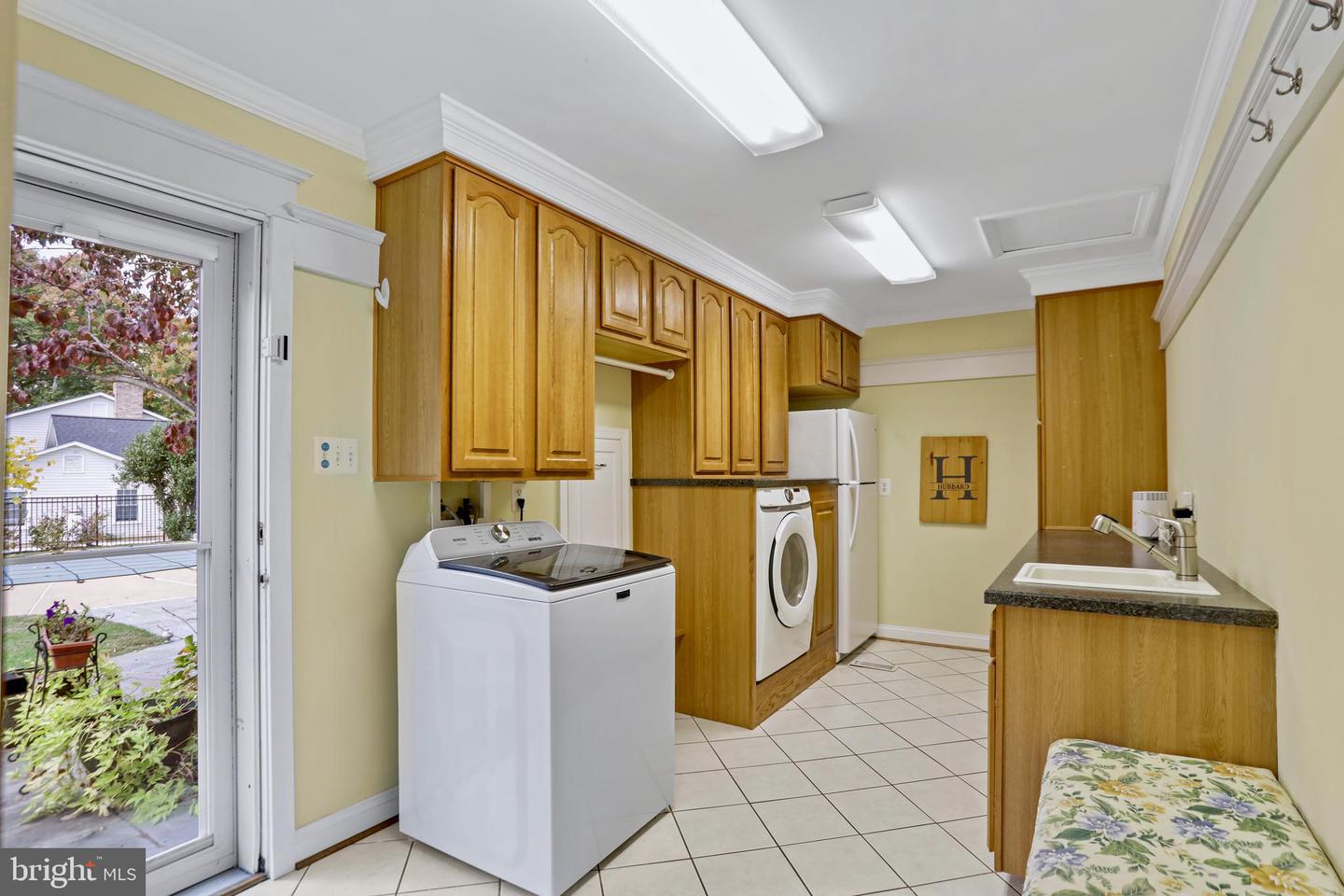 11102 FAIRFAX STATION RD, FAIRFAX STATION, Virginia 22039, 4 Bedrooms Bedrooms, ,3 BathroomsBathrooms,Residential,For sale,11102 FAIRFAX STATION RD,VAFX2275178 MLS # VAFX2275178