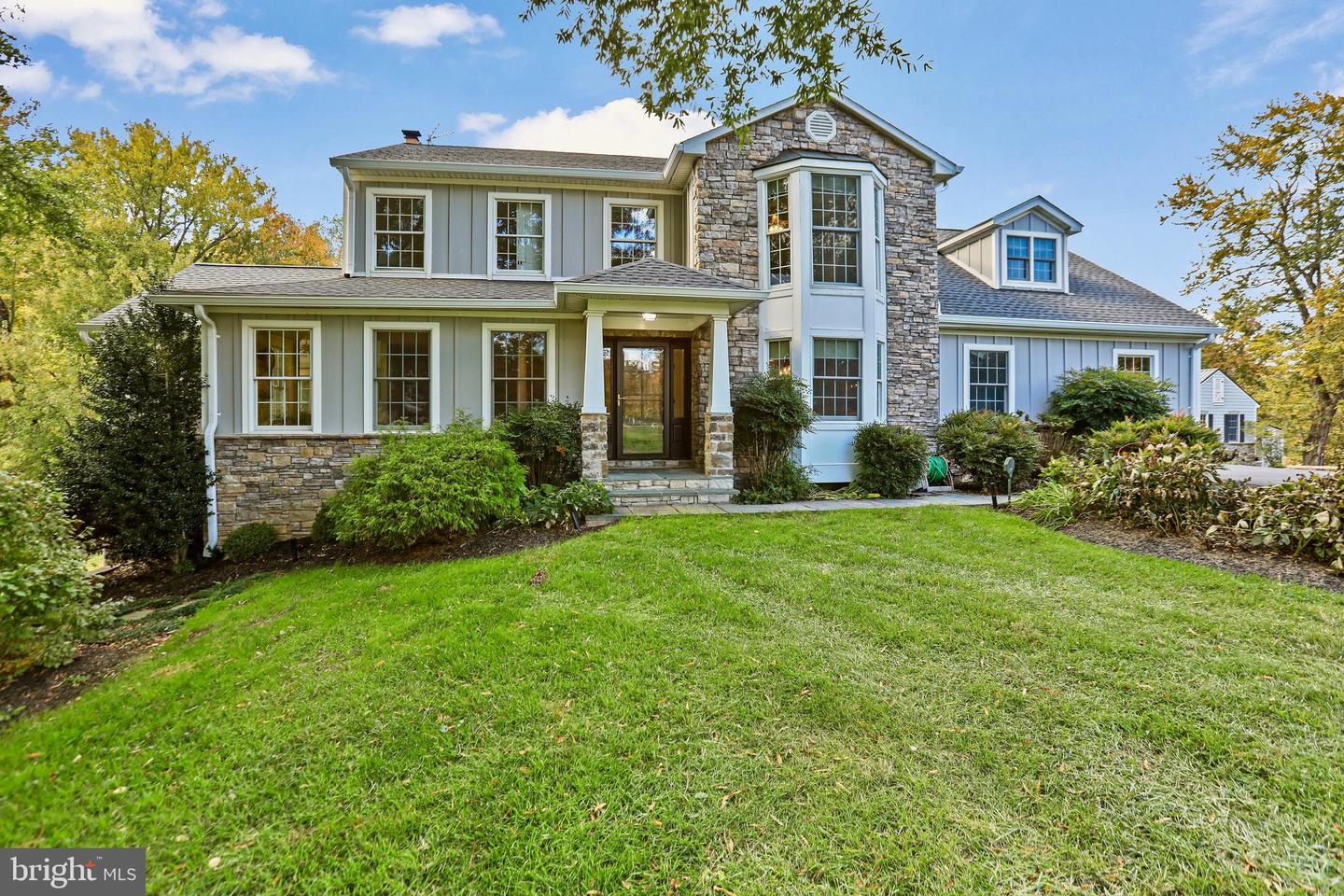 11102 FAIRFAX STATION RD, FAIRFAX STATION, Virginia 22039, 4 Bedrooms Bedrooms, ,3 BathroomsBathrooms,Residential,For sale,11102 FAIRFAX STATION RD,VAFX2275178 MLS # VAFX2275178