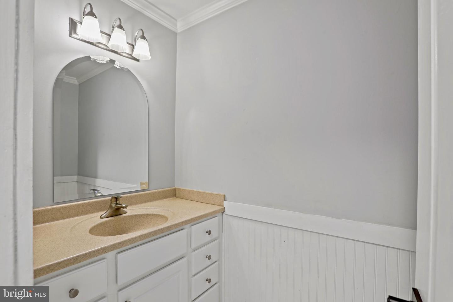 11102 FAIRFAX STATION RD, FAIRFAX STATION, Virginia 22039, 4 Bedrooms Bedrooms, ,3 BathroomsBathrooms,Residential,For sale,11102 FAIRFAX STATION RD,VAFX2275178 MLS # VAFX2275178