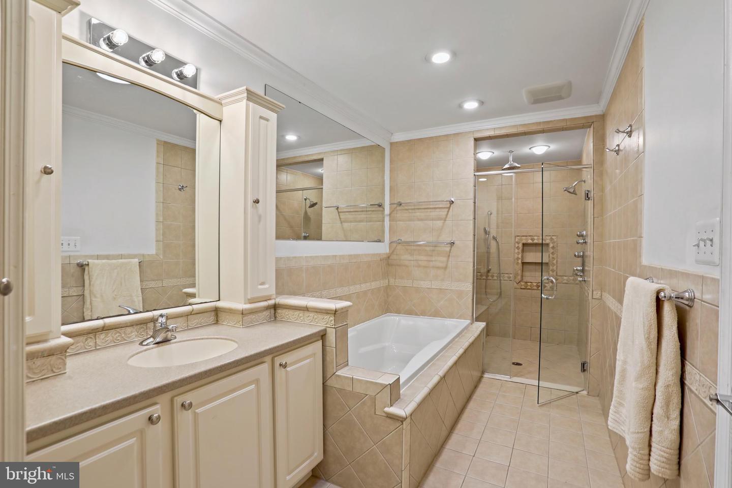 11102 FAIRFAX STATION RD, FAIRFAX STATION, Virginia 22039, 4 Bedrooms Bedrooms, ,3 BathroomsBathrooms,Residential,For sale,11102 FAIRFAX STATION RD,VAFX2275178 MLS # VAFX2275178