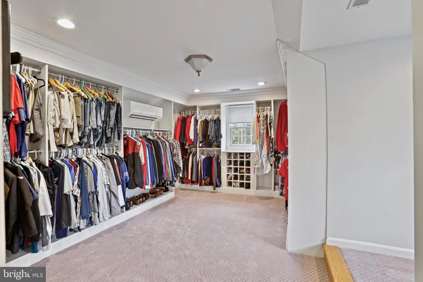 11102 FAIRFAX STATION RD, FAIRFAX STATION, Virginia 22039, 4 Bedrooms Bedrooms, ,3 BathroomsBathrooms,Residential,For sale,11102 FAIRFAX STATION RD,VAFX2275178 MLS # VAFX2275178