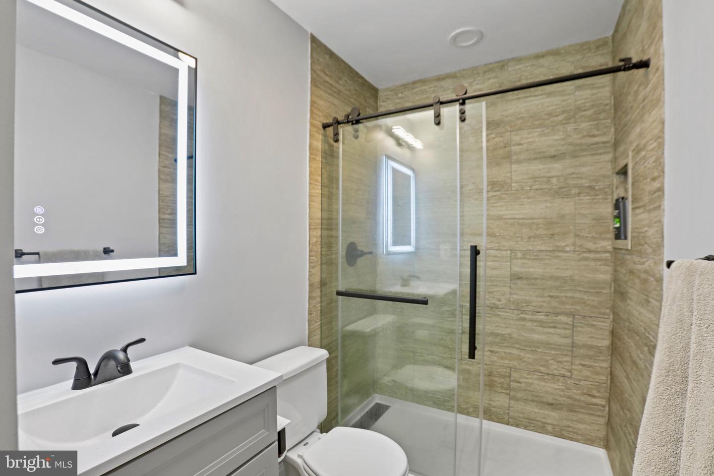 11102 FAIRFAX STATION RD, FAIRFAX STATION, Virginia 22039, 4 Bedrooms Bedrooms, ,3 BathroomsBathrooms,Residential,For sale,11102 FAIRFAX STATION RD,VAFX2275178 MLS # VAFX2275178