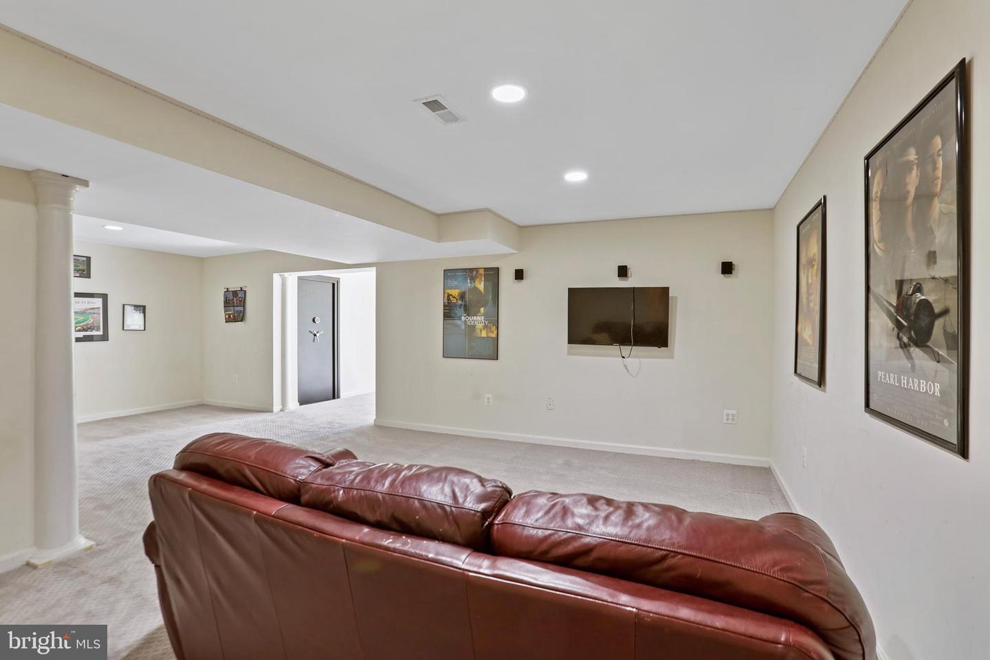 11102 FAIRFAX STATION RD, FAIRFAX STATION, Virginia 22039, 4 Bedrooms Bedrooms, ,3 BathroomsBathrooms,Residential,For sale,11102 FAIRFAX STATION RD,VAFX2275178 MLS # VAFX2275178