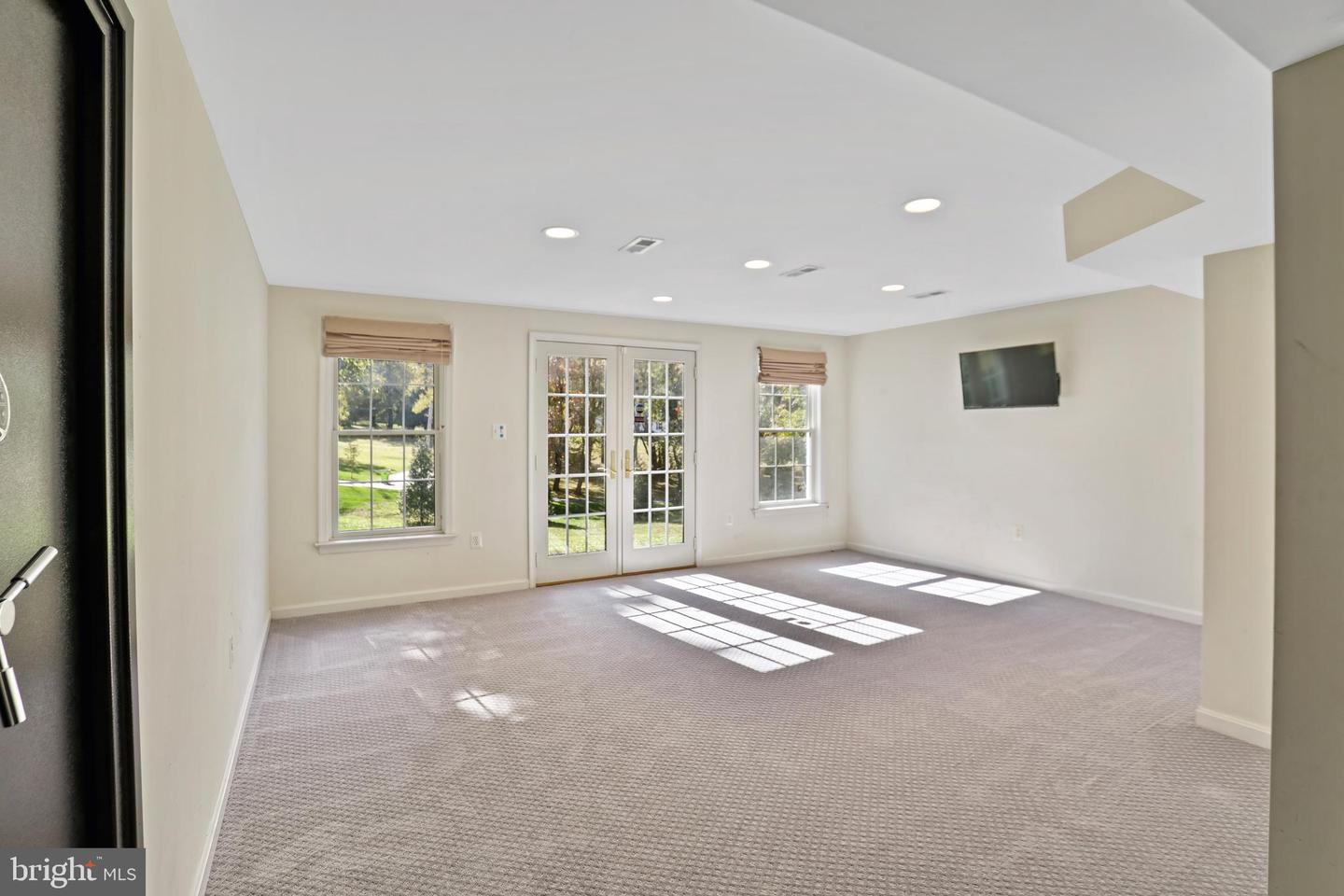 11102 FAIRFAX STATION RD, FAIRFAX STATION, Virginia 22039, 4 Bedrooms Bedrooms, ,3 BathroomsBathrooms,Residential,For sale,11102 FAIRFAX STATION RD,VAFX2275178 MLS # VAFX2275178