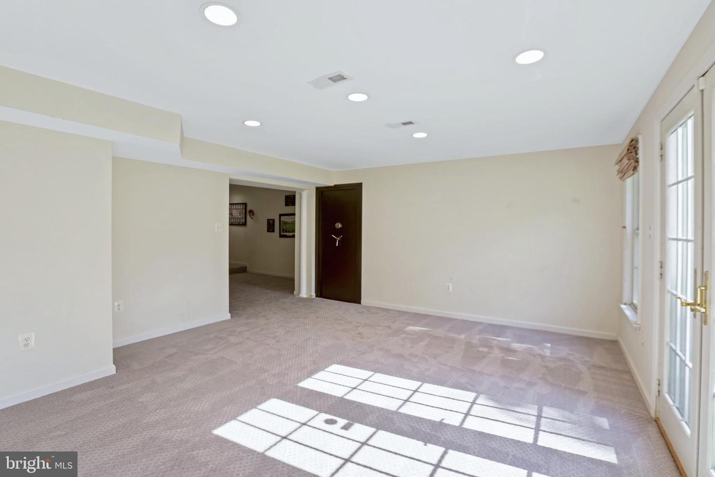 11102 FAIRFAX STATION RD, FAIRFAX STATION, Virginia 22039, 4 Bedrooms Bedrooms, ,3 BathroomsBathrooms,Residential,For sale,11102 FAIRFAX STATION RD,VAFX2275178 MLS # VAFX2275178