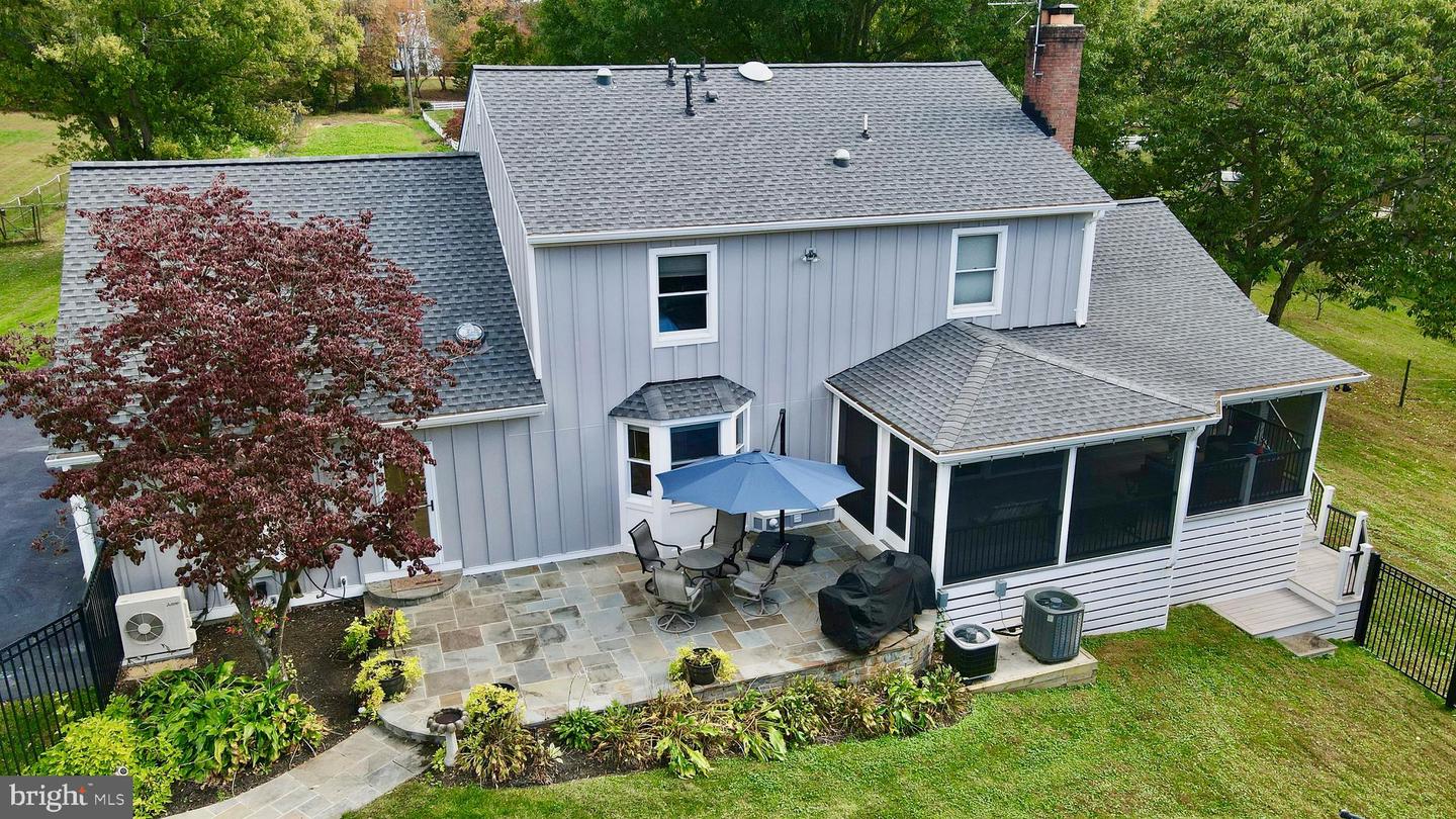 11102 FAIRFAX STATION RD, FAIRFAX STATION, Virginia 22039, 4 Bedrooms Bedrooms, ,3 BathroomsBathrooms,Residential,For sale,11102 FAIRFAX STATION RD,VAFX2275178 MLS # VAFX2275178