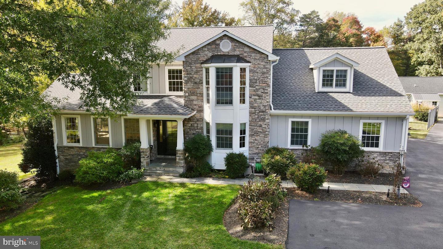 11102 FAIRFAX STATION RD, FAIRFAX STATION, Virginia 22039, 4 Bedrooms Bedrooms, ,3 BathroomsBathrooms,Residential,For sale,11102 FAIRFAX STATION RD,VAFX2275178 MLS # VAFX2275178