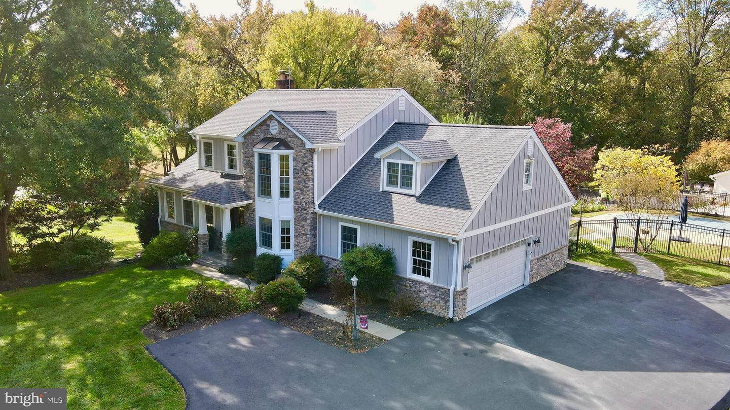 11102 FAIRFAX STATION RD, FAIRFAX STATION, Virginia 22039, 4 Bedrooms Bedrooms, ,3 BathroomsBathrooms,Residential,For sale,11102 FAIRFAX STATION RD,VAFX2275178 MLS # VAFX2275178